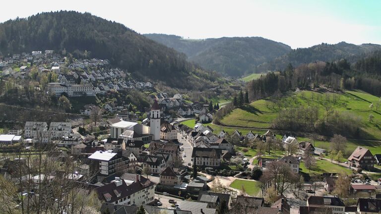 Dieses Bild zeigt eine Webcam-Aufnahme von Ottenhöfen, aufgenommen am Dienstag, den 07.04.2026 um 11:10 Uhr