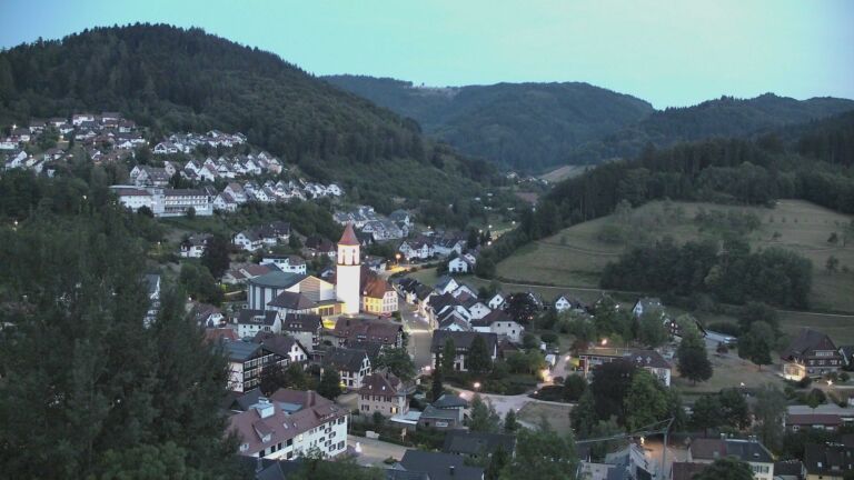 Dieses Bild zeigt eine Webcam-Aufnahme von Ottenhöfen, aufgenommen am Samstag, den 01.08.2026 um 21:30 Uhr