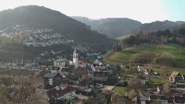 Dieses Bild zeigt eine Webcam-Aufnahme von Ottenhöfen, aufgenommen am Freitag, den 03.04.2026 um 08:50 Uhr