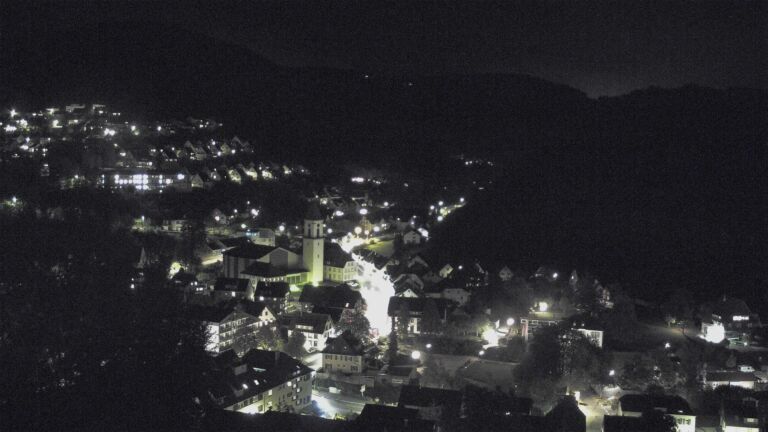 Dieses Bild zeigt eine Webcam-Aufnahme von Ottenhöfen, aufgenommen am Samstag, den 17.10.2026 um 20:10 Uhr