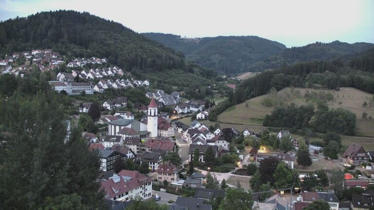 Dieses Bild zeigt eine Webcam-Aufnahme von Ottenhöfen, aufgenommen am Sonntag, den 26.07.2026 um 05:30 Uhr