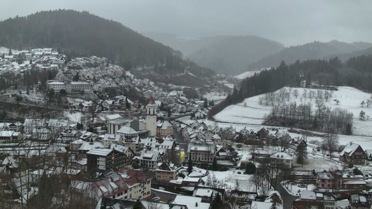 Dieses Bild zeigt eine Webcam-Aufnahme von Ottenhöfen, aufgenommen am Freitag, den 02.01.2026 um 16:40 Uhr