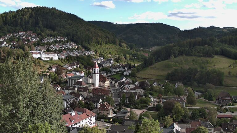 Dieses Bild zeigt eine Webcam-Aufnahme von Ottenhöfen, aufgenommen am Donnerstag, den 10.09.2026 um 17:20 Uhr