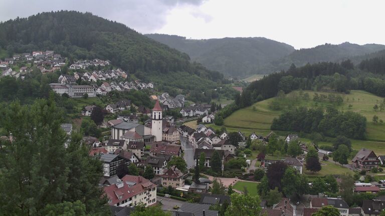 Dieses Bild zeigt eine Webcam-Aufnahme von Ottenhöfen, aufgenommen am Sonntag, den 31.05.2026 um 15:10 Uhr