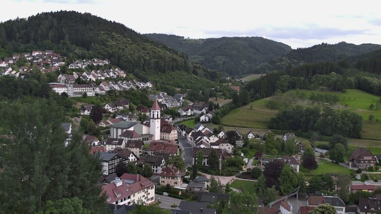 Dieses Bild zeigt eine Webcam-Aufnahme von Ottenhöfen, aufgenommen am Dienstag, den 16.06.2026 um 20:20 Uhr
