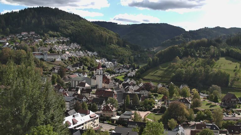 Dieses Bild zeigt eine Webcam-Aufnahme von Ottenhöfen, aufgenommen am Montag, den 12.10.2026 um 14:30 Uhr