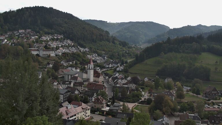 Dieses Bild zeigt eine Webcam-Aufnahme von Ottenhöfen, aufgenommen am Sonntag, den 04.10.2026 um 14:30 Uhr