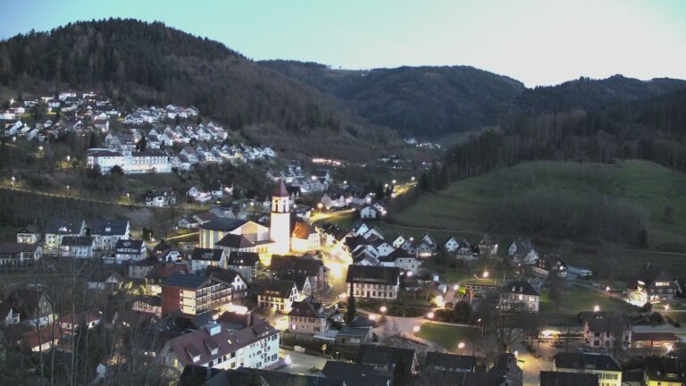 Dieses Bild zeigt eine Webcam-Aufnahme von Ottenhöfen, aufgenommen am Donnerstag, den 12.03.2026 um 19:00 Uhr