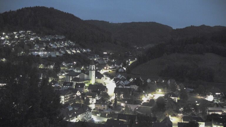 Dieses Bild zeigt eine Webcam-Aufnahme von Ottenhöfen, aufgenommen am Montag, den 28.09.2026 um 19:50 Uhr
