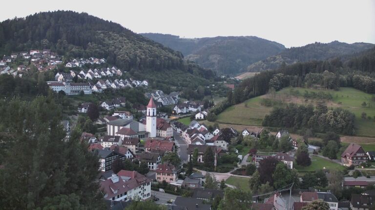 Dieses Bild zeigt eine Webcam-Aufnahme von Ottenhöfen, aufgenommen am Dienstag, den 23.06.2026 um 05:00 Uhr