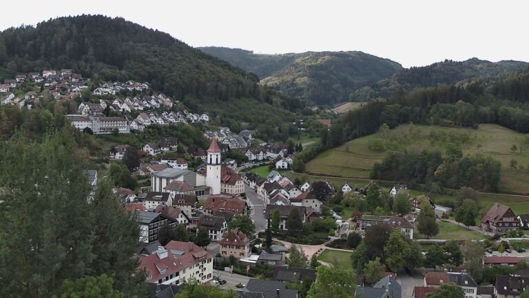 Dieses Bild zeigt eine Webcam-Aufnahme von Ottenhöfen, aufgenommen am Freitag, den 11.09.2026 um 08:00 Uhr