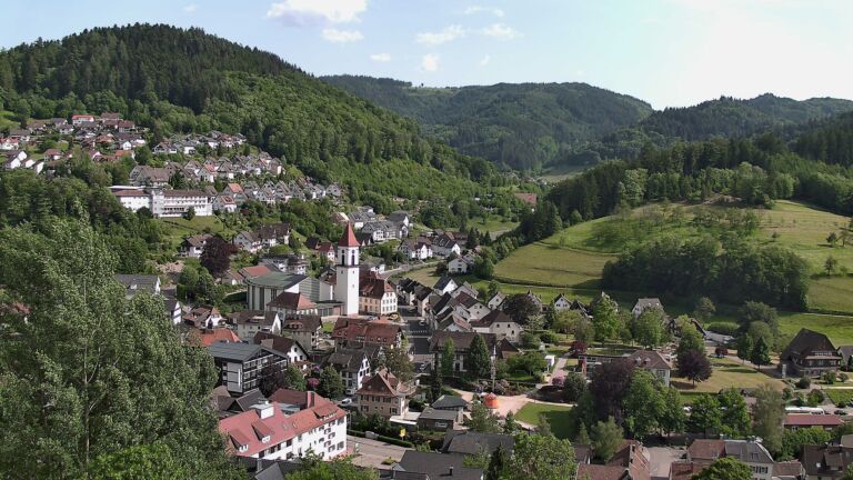 Dieses Bild zeigt eine Webcam-Aufnahme von Ottenhöfen, aufgenommen am Sonntag, den 24.05.2026 um 16:50 Uhr