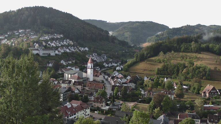 Dieses Bild zeigt eine Webcam-Aufnahme von Ottenhöfen, aufgenommen am Freitag, den 28.08.2026 um 08:10 Uhr