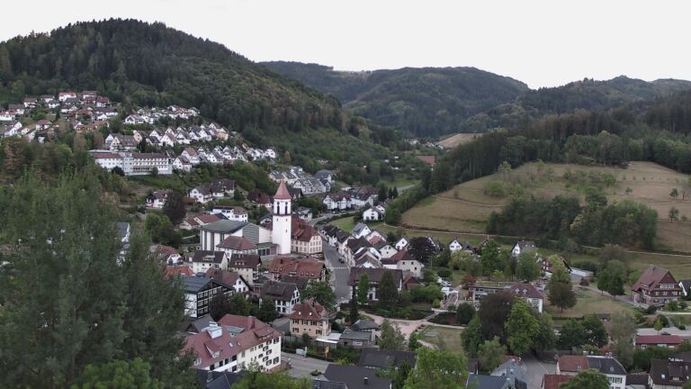 Dieses Bild zeigt eine Webcam-Aufnahme von Ottenhöfen, aufgenommen am Sonntag, den 30.08.2026 um 06:50 Uhr