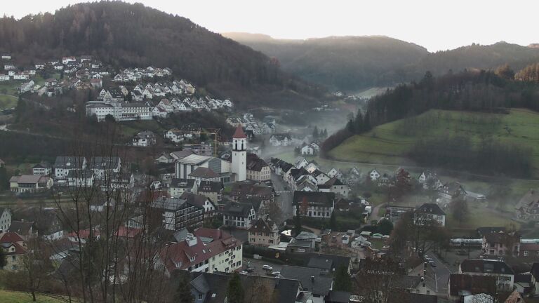 Dieses Bild zeigt eine Webcam-Aufnahme von Ottenhöfen, aufgenommen am Montag, den 15.12.2025 um 09:00 Uhr