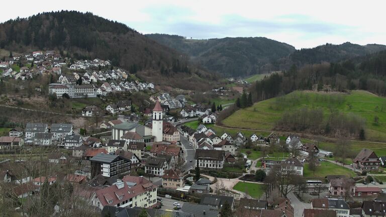 Dieses Bild zeigt eine Webcam-Aufnahme von Ottenhöfen, aufgenommen am Dienstag, den 17.03.2026 um 17:10 Uhr