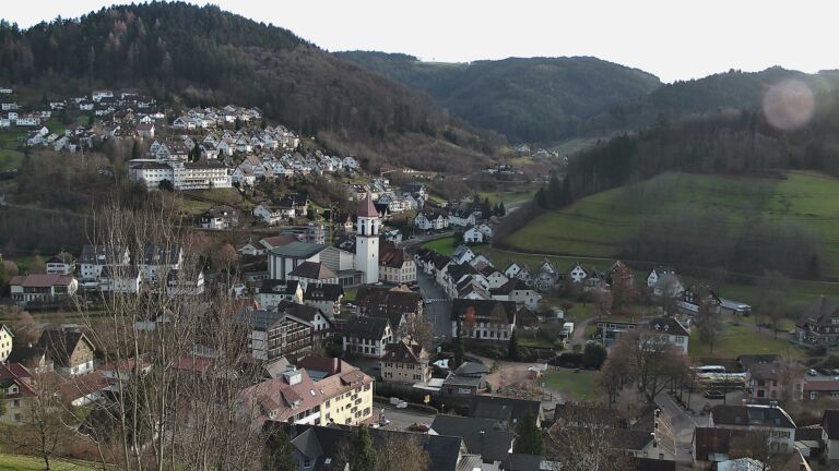 Dieses Bild zeigt eine Webcam-Aufnahme von Ottenhöfen, aufgenommen am Donnerstag, den 18.12.2025 um 14:40 Uhr