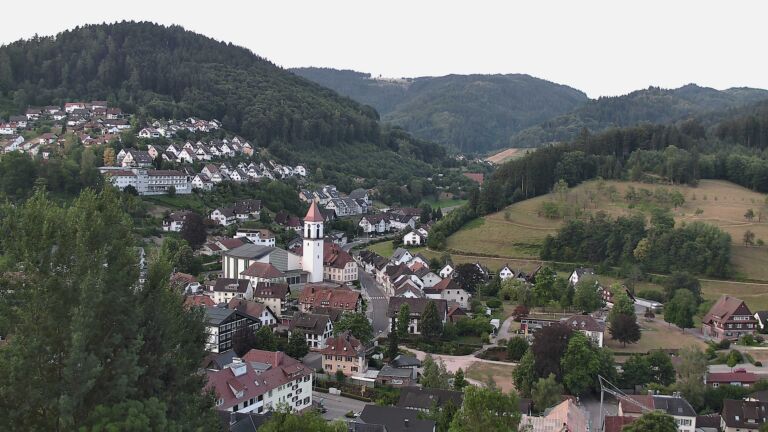 Dieses Bild zeigt eine Webcam-Aufnahme von Ottenhöfen, aufgenommen am Donnerstag, den 16.07.2026 um 06:00 Uhr