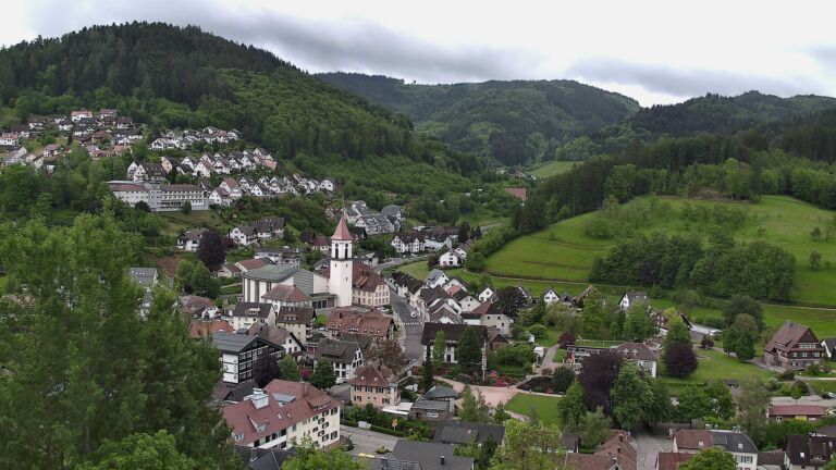 Dieses Bild zeigt eine Webcam-Aufnahme von Ottenhöfen, aufgenommen am Donnerstag, den 14.05.2026 um 09:20 Uhr