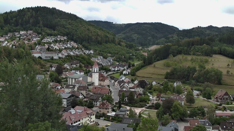 Dieses Bild zeigt eine Webcam-Aufnahme von Ottenhöfen, aufgenommen am Montag, den 31.08.2026 um 15:20 Uhr