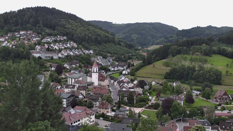 Dieses Bild zeigt eine Webcam-Aufnahme von Ottenhöfen, aufgenommen am Dienstag, den 16.06.2026 um 05:50 Uhr