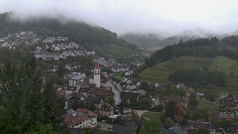 Dieses Bild zeigt eine Webcam-Aufnahme von Ottenhöfen, aufgenommen am Samstag, den 17.10.2026 um 14:10 Uhr