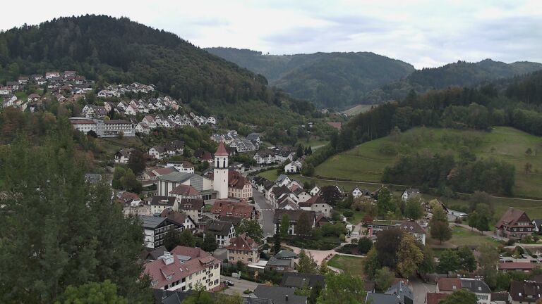 Dieses Bild zeigt eine Webcam-Aufnahme von Ottenhöfen, aufgenommen am Sonntag, den 04.10.2026 um 15:50 Uhr