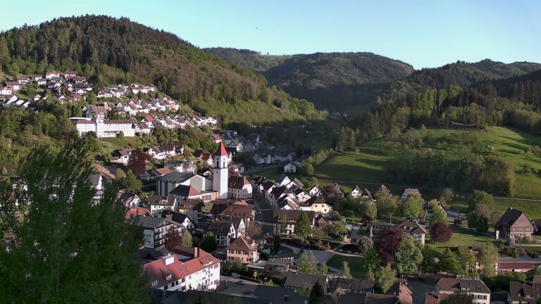 Dieses Bild zeigt eine Webcam-Aufnahme von Ottenhöfen, aufgenommen am Mittwoch, den 29.04.2026 um 19:30 Uhr
