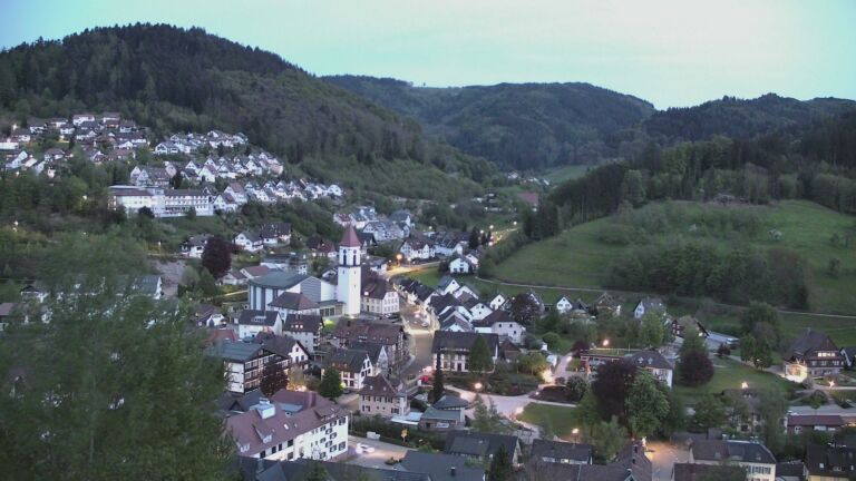 Dieses Bild zeigt eine Webcam-Aufnahme von Ottenhöfen, aufgenommen am Montag, den 27.04.2026 um 21:00 Uhr