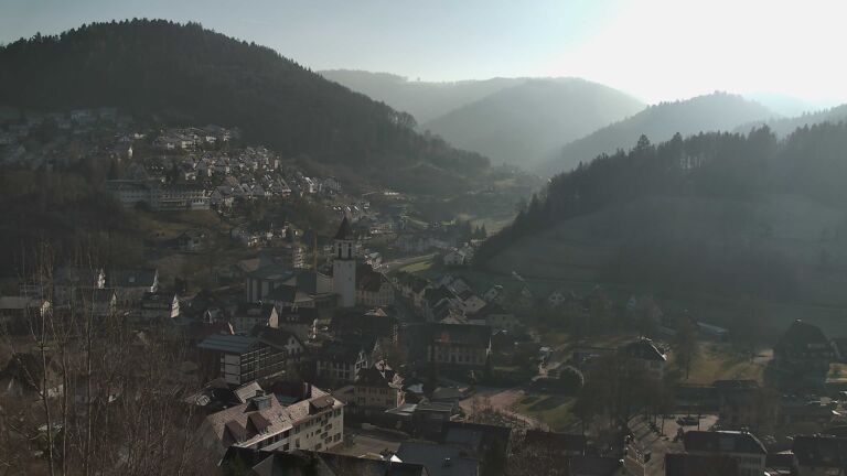 Dieses Bild zeigt eine Webcam-Aufnahme von Ottenhöfen, aufgenommen am Freitag, den 26.12.2025 um 13:30 Uhr