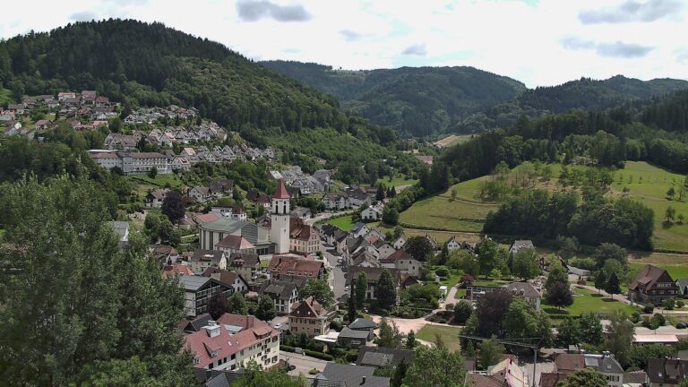 Dieses Bild zeigt eine Webcam-Aufnahme von Ottenhöfen, aufgenommen am Montag, den 29.06.2026 um 14:30 Uhr