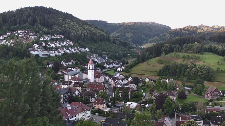 Dieses Bild zeigt eine Webcam-Aufnahme von Ottenhöfen, aufgenommen am Samstag, den 20.06.2026 um 06:10 Uhr