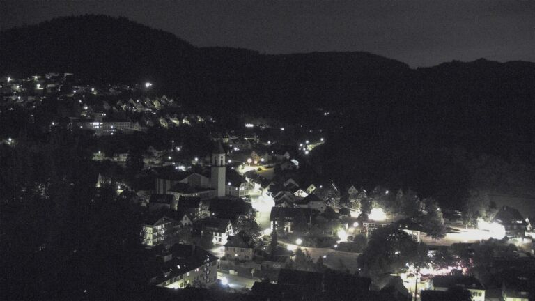 Dieses Bild zeigt eine Webcam-Aufnahme von Ottenhöfen, aufgenommen am Freitag, den 24.07.2026 um 23:30 Uhr