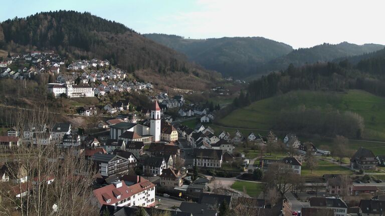 Dieses Bild zeigt eine Webcam-Aufnahme von Ottenhöfen, aufgenommen am Donnerstag, den 05.03.2026 um 17:00 Uhr