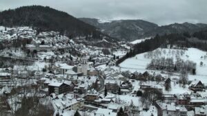 Dieses Bild zeigt eine Webcam-Aufnahme von Ottenhöfen, aufgenommen am Donnerstag, den 08.01.2026 um 08:10 Uhr