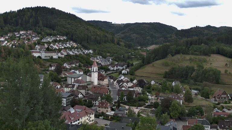 Dieses Bild zeigt eine Webcam-Aufnahme von Ottenhöfen, aufgenommen am Samstag, den 29.08.2026 um 18:00 Uhr