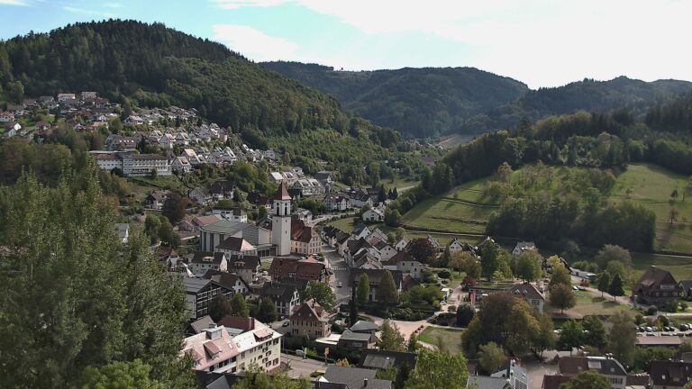 Dieses Bild zeigt eine Webcam-Aufnahme von Ottenhöfen, aufgenommen am Sonntag, den 27.09.2026 um 14:20 Uhr