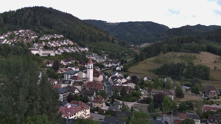 Dieses Bild zeigt eine Webcam-Aufnahme von Ottenhöfen, aufgenommen am Mittwoch, den 05.08.2026 um 20:00 Uhr