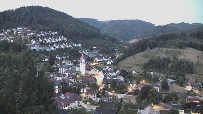Dieses Bild zeigt eine Webcam-Aufnahme von Ottenhöfen, aufgenommen am Donnerstag, den 16.07.2026 um 05:00 Uhr