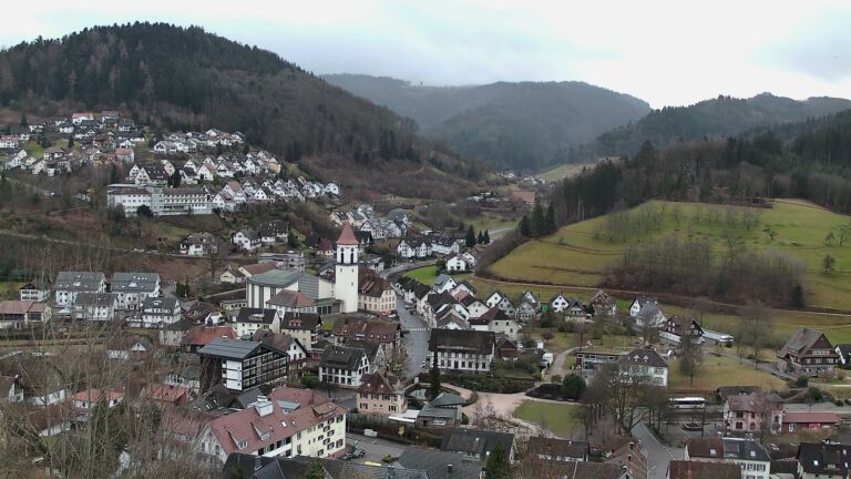 Dieses Bild zeigt eine Webcam-Aufnahme von Ottenhöfen, aufgenommen am Freitag, den 06.02.2026 um 15:50 Uhr