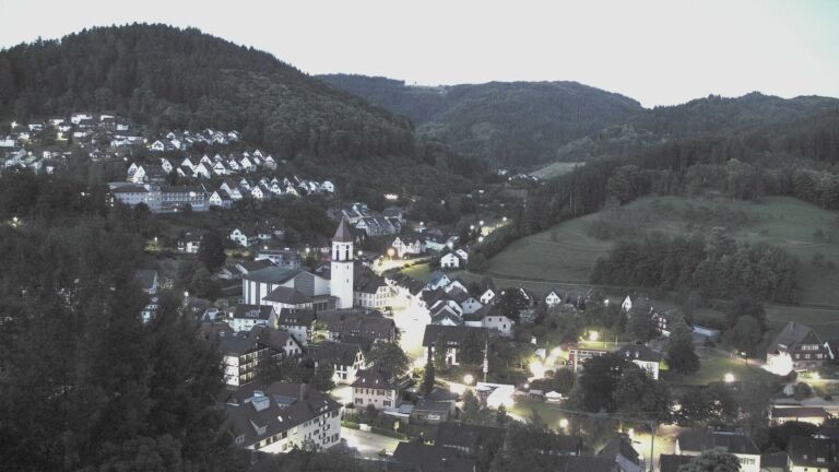 Dieses Bild zeigt eine Webcam-Aufnahme von Ottenhöfen, aufgenommen am Donnerstag, den 18.06.2026 um 04:30 Uhr