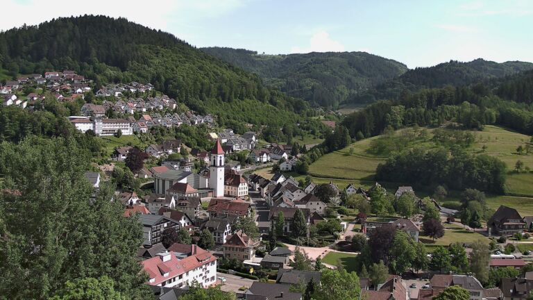 Dieses Bild zeigt eine Webcam-Aufnahme von Ottenhöfen, aufgenommen am Samstag, den 30.05.2026 um 16:40 Uhr