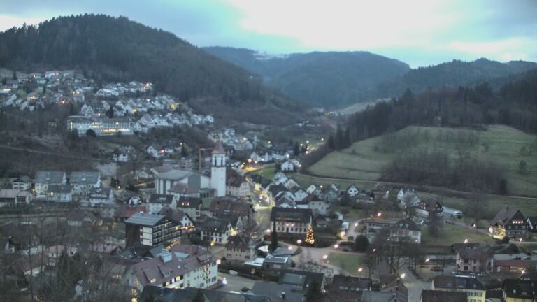 Dieses Bild zeigt eine Webcam-Aufnahme von Ottenhöfen, aufgenommen am Donnerstag, den 25.12.2025 um 07:50 Uhr