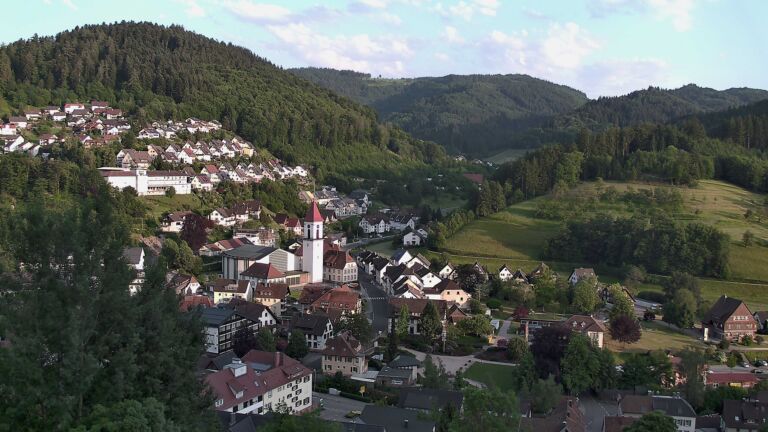 Dieses Bild zeigt eine Webcam-Aufnahme von Ottenhöfen, aufgenommen am Dienstag, den 26.05.2026 um 20:10 Uhr