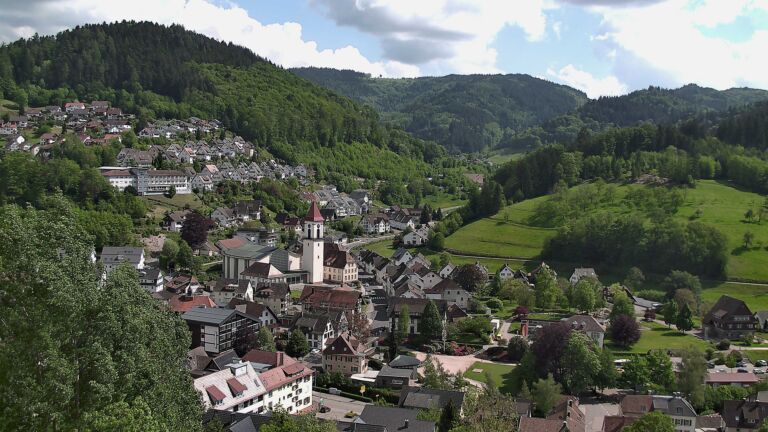 Dieses Bild zeigt eine Webcam-Aufnahme von Ottenhöfen, aufgenommen am Freitag, den 08.05.2026 um 15:40 Uhr