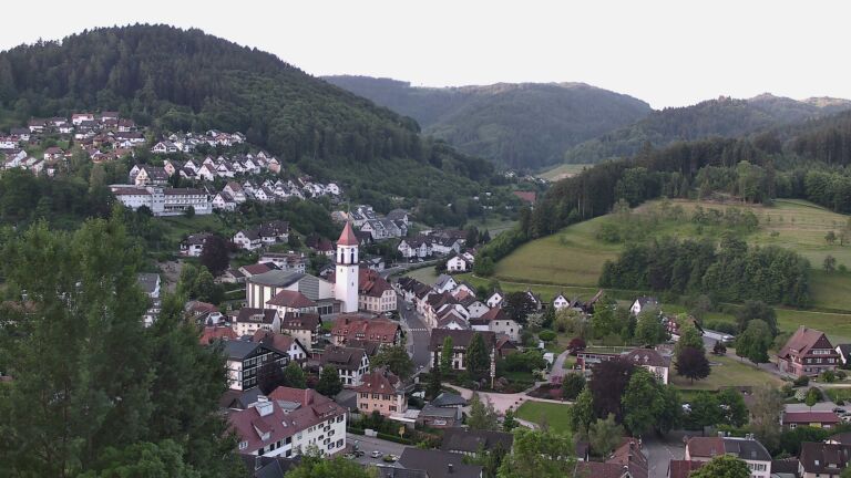 Dieses Bild zeigt eine Webcam-Aufnahme von Ottenhöfen, aufgenommen am Mittwoch, den 27.05.2026 um 06:10 Uhr