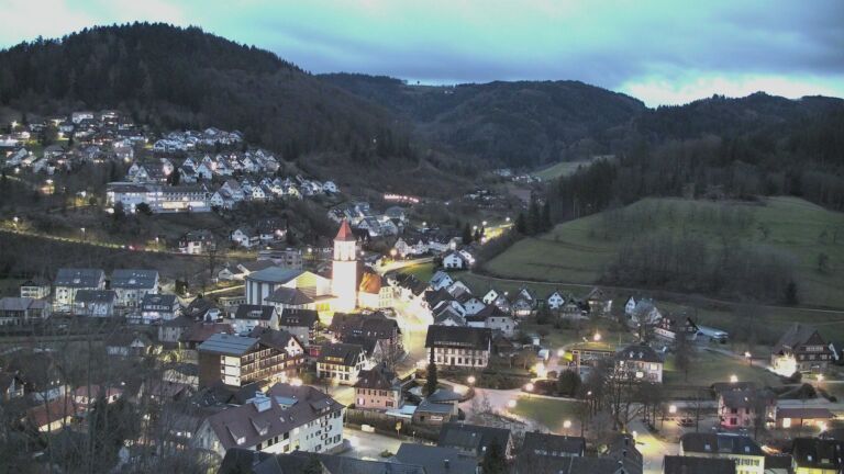 Dieses Bild zeigt eine Webcam-Aufnahme von Ottenhöfen, aufgenommen am Montag, den 23.02.2026 um 18:20 Uhr