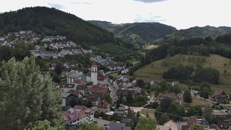 Dieses Bild zeigt eine Webcam-Aufnahme von Ottenhöfen, aufgenommen am Dienstag, den 21.07.2026 um 14:00 Uhr