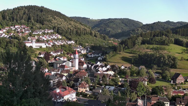 Dieses Bild zeigt eine Webcam-Aufnahme von Ottenhöfen, aufgenommen am Samstag, den 20.06.2026 um 19:50 Uhr