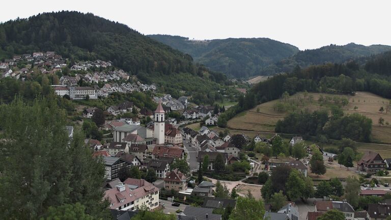 Dieses Bild zeigt eine Webcam-Aufnahme von Ottenhöfen, aufgenommen am Samstag, den 15.08.2026 um 15:00 Uhr